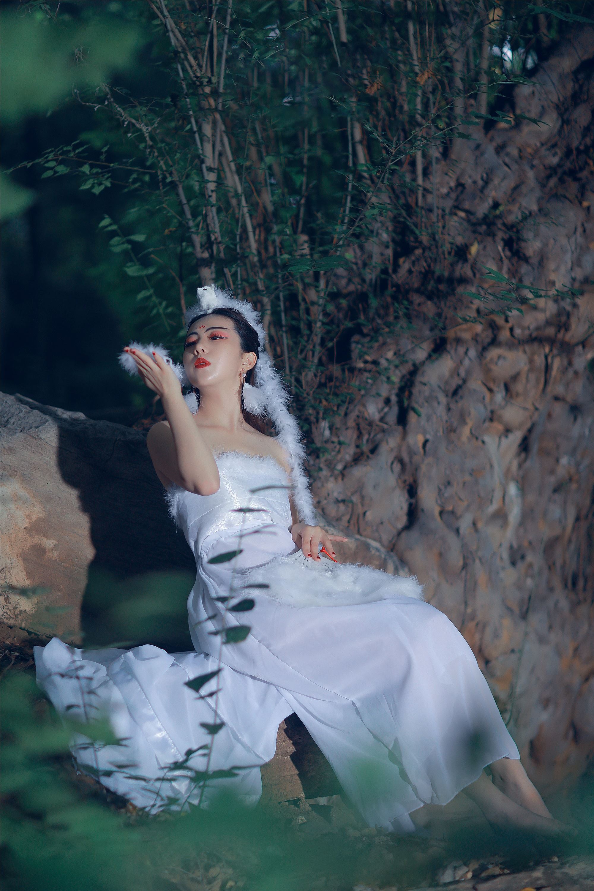 YITUYU艺图语 2021.08.16 白狐 小米